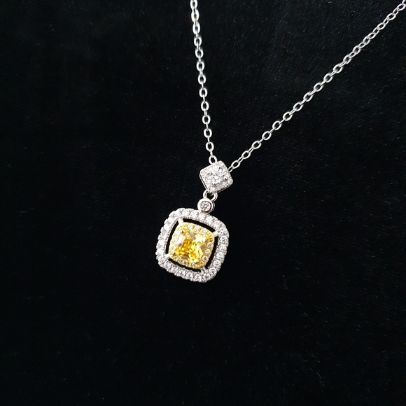 Jewelry - Silver Square Cut Diamond Amber Necklace